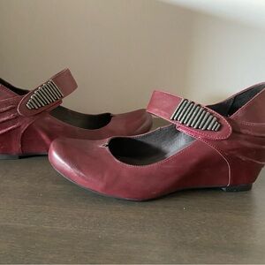Chic Burgundy Mary Jane Heels